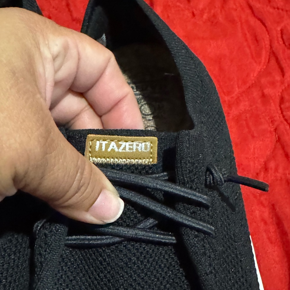 NWOT Itaero Black Women's shoes - Picture 2 of 6